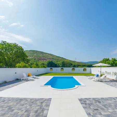 Bunska Venera Tatil Evi *